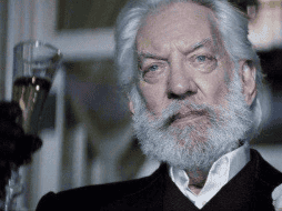 Con una trayectoria de más de seis décadas, Sutherland habitó una amplia gama de personajes en diversos géneros. Su primer gran éxito en el séptimo arte llegaría con The Dirty Dozen (1967), donde interpretó al soldado Vernon Pinkley. ESPECIAL/Donald Sutherland