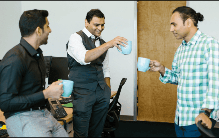 Esta conducta ha surgido como una forma de resistencia a la vuelta obligatoria al trabajo presencial, reflejando la preferencia de muchos trabajadores por modalidades de trabajo más flexibles, como el teletrabajo o el trabajo híbrido, que se popularizaron durante la pandemia de COVID-19. CANVA