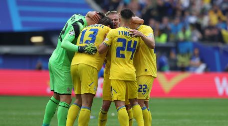 Ucrania se repuso de un gol inicial y un primer tiempo decepcionante para voltear el resultado frente a Eslovaquia. EFE / EPA / CHRISTOPHER NEUNDORF