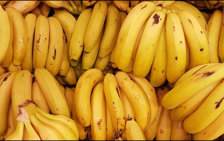 Nutriólogos recomiendan consumir plátano con moderación. ESPECIAL/Foto de Rodrigo dos Reis en Unsplash