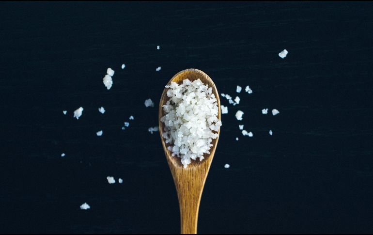 Estas son las afectaciones derivadas de una dieta alta en sodio. ESPECIAL / UNSPLASH Jason Tuinstra