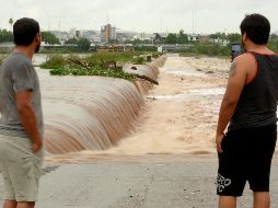 El Servicio Meteorológico Nacional pronostica para este año de 15 a 18 ciclones tropicales en el Pacífico y de 20 a 23 en el Atlántico. EFE / ARCHIVO