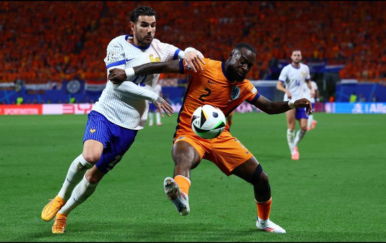 Tanto los holandeses como los franceses crearon oportunidades significativas durante el encuentro, pero lamentablemente para ambos equipos, el balón no logró entrar en las porterías. EFE / F. Singer