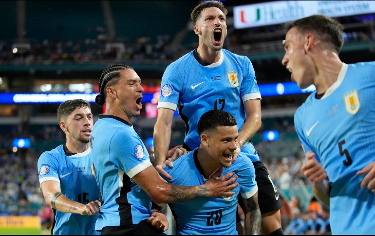 Uruguay se coloca como cabeza del Grupo C, por encima de Estados Unidos y Panamá se queda, de momento, con el tercer puesto seguido de Bolivia. AP/ R. Blackwell.