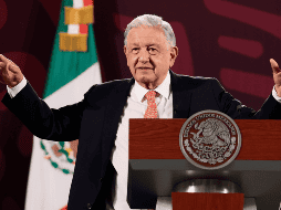 El Presidente Andrés Manuel López Obrador, durante su conferencia de prensa matutina este lunes, en el Palacio Nacional de Ciudad de Mexico. EFE/ Foto de José Mendez