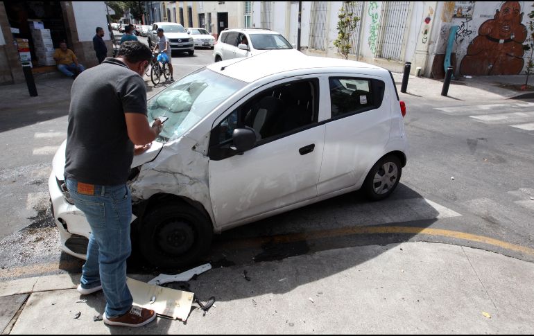 El aumento de daños materiales de autos está siendo impulsado por exceso de velocidad, distracción al volante por uso de celulares, incapacidad para frenar a tiempo e incumplimiento de las normas de tránsito. EL INFORMADOR / ARCHIVO