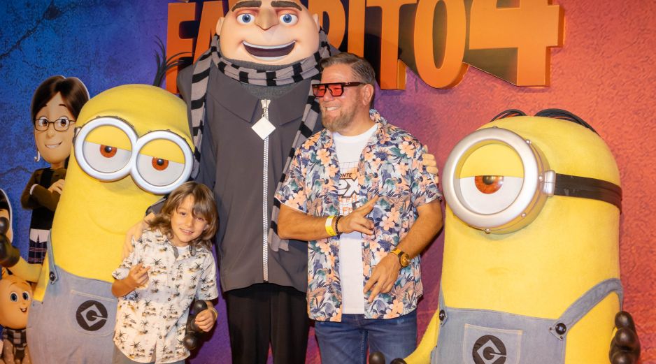 Tadeo Hernández y Mauro Hernández en la première y alfombra naranja de “Mi villano favorito 4”. GENTE BIEN JALISCO/ Antonio Rodríguez
