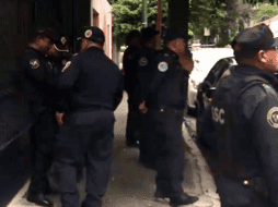 Al momento, el embajador José Vladimir Crespo Fernández, ni algún otro diplomático, han entrado o salido del edificio. X/@RedVialRC