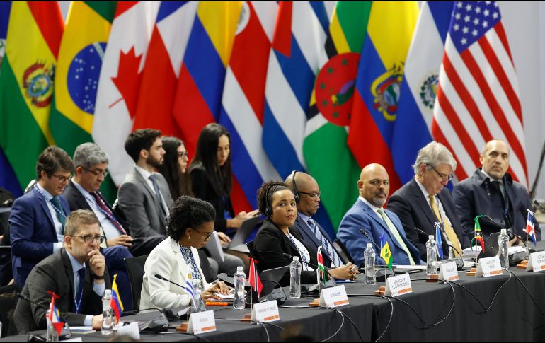 Organizaciones sociales de las Américas exigieron este miércoles a la OEA a hacer frente a los regímenes autoritarios y a proteger los derechos de los migrantes, las mujeres y los pueblos indígenas. EFE/ Bienvenido Velasco