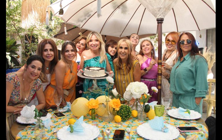 Todas las amigas en Dueto Decora. GENTE BIEN JALISCO/ Esmeralda Ecamilla
