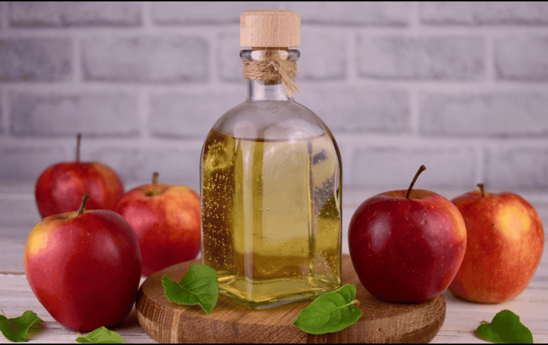 El vinagre de manzana sigue siendo un ingrediente valioso tanto en la cocina como en el ámbito medicinal, aportando sabor y beneficios a quienes lo utilizan adecuadamente. CANVA