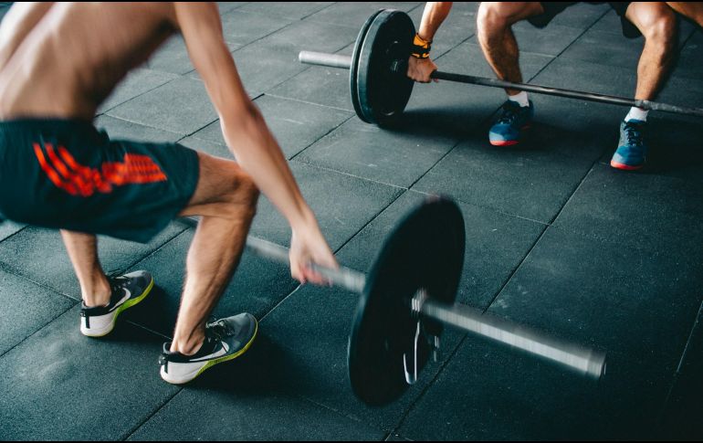 Es crucial entender sus implicaciones y consultar con profesionales de la salud, antes de integrarla en tu régimen de entrenamiento. UNSPLASH / V. FREITAS