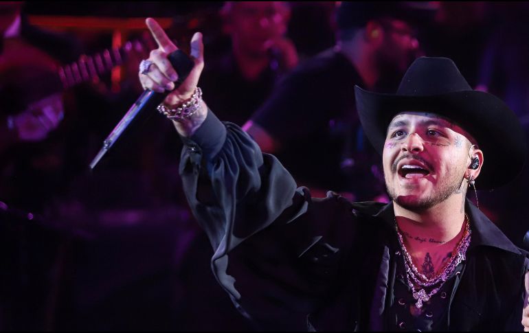 Christian Nodal inició su gira por Europa con un concierto 