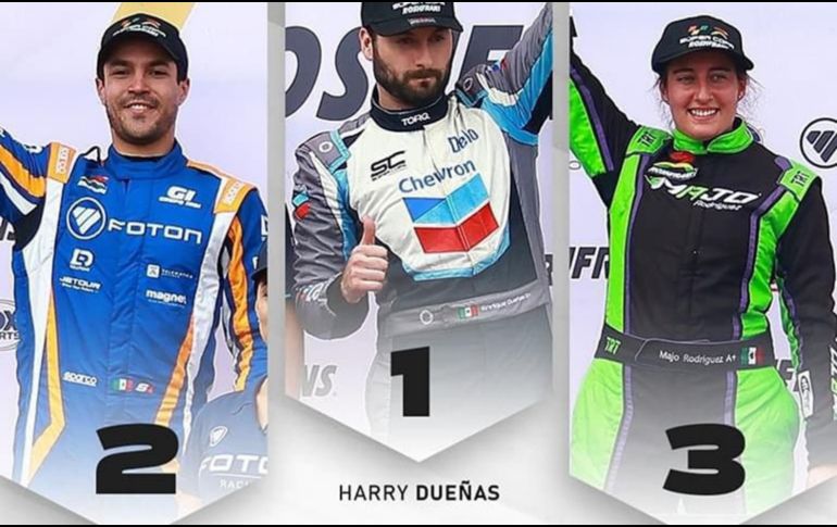 En una pista de 2,400 metros, Dueñas manejó con gran destreza el tracto #29 para quedarse con el triunfo. X/ @SuperCopaMex.