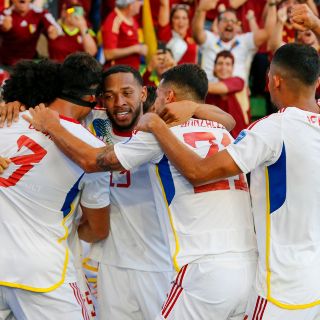 Venezuela asegura su lugar en cuartos de final derrotando a Jamaica