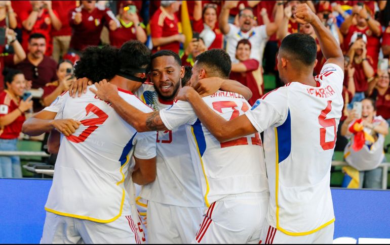 Venezuela consiguió la victoria y hace historia logrando por primera vez sumar tres partidos ganados al hilo en la Copa. EFE/ A. DAVIS.