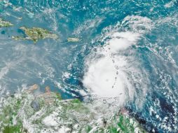 Mientras la tormenta tropical Chris provoca lluvias en Jalisco, Colima, Hidalgo, Querétaro y San Luis Potosí, se prevé que Beryl (en la imagen satelital) toque tierra este jueves en México. EFE