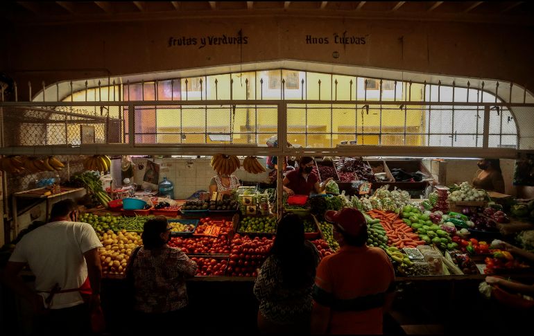 Las frutas son una excelente opción para cualquier momento del día. Manzanas, bananas, naranjas y uvas son especialmente versátiles. EL INFORMADOR / ARCHIVO