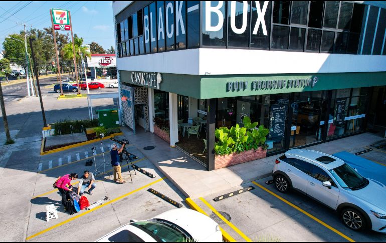 El 13 de noviembre del 2023, cerca de las 10:56 horas, Flores Amezcua acudió a una cafetería de la plaza Punto 60, ubicada en el cruce de las avenidas Patria y Bethoven, de la colonia La Estancia, en Zapopan. EL INFORMADOR/ A. Navarro.