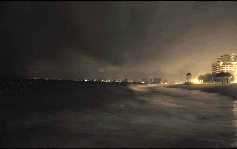 Durante un huracán, se deben seguir las recomendaciones emitidas por las autoridades locales y evacuar de inmediato si se da la orden. EFE / ARCHIVO