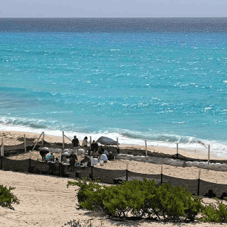 "Beryl" se degrada a huracán categoría 2; va a la Península de Yucatán