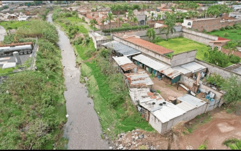 Se trabaja en la reconstrucción del bordo al margen del arroyo para rehabilitar su cauce y prevenir futuras afectaciones. EL INFORMADOR/A.NAVARRO