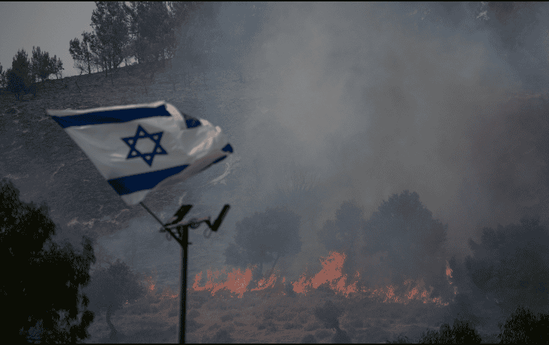 Mientras Israel considera el acuerdo de tregua de Hamás, la ofensiva israelí prosigue en la Franja de Gaza. AP/Foto de Leo Correa