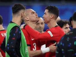 Cristiano Ronaldo se despidió de la afición y abandonó la cancha pensativo. EFE/ M. A. LOPES.