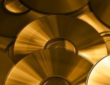 Esto se debe a que, a diferencia de los discos duros y los SSD, con una vida promedio de unos cinco años, los Blu-ray pueden durar décadas, o hasta cien años, en algunos casos con las versiones más recientes de los discos ópticos, como los desarrollados por Pioneer.PIXABAY