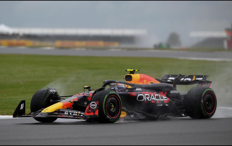 Al momento del incidente, Checo Pérez se ubicaba en el décimo lugar. EFE / P. Powell