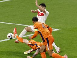 Países Bajos consiguió el triunfo y pasó a semifinales. EFE / R. Ghement
