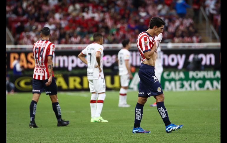 El primer tiempo del Rebaño dejó una sensación agridulce, pues a pesar de que el Guadalajara fue mejor sobre el terreno de juego, al final sus fallas a la hora de la definición terminaron por pasarles factura. EL INFORMADOR / H. Figueroa