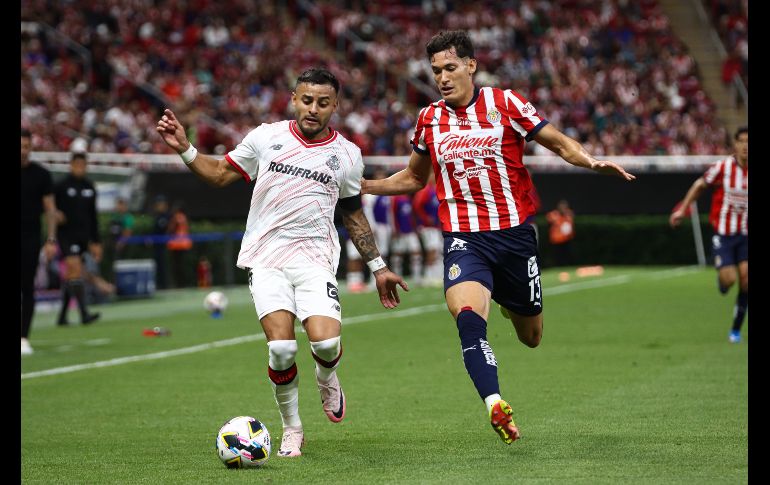 El primer tiempo del Rebaño dejó una sensación agridulce, pues a pesar de que el Guadalajara fue mejor sobre el terreno de juego, al final sus fallas a la hora de la definición terminaron por pasarles factura. EL INFORMADOR / H. Figueroa