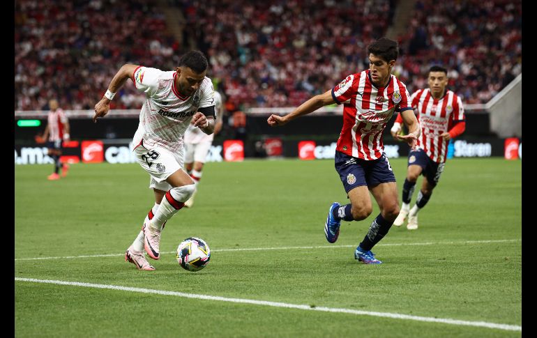 El primer tiempo del Rebaño dejó una sensación agridulce, pues a pesar de que el Guadalajara fue mejor sobre el terreno de juego, al final sus fallas a la hora de la definición terminaron por pasarles factura. EL INFORMADOR / H. Figueroa