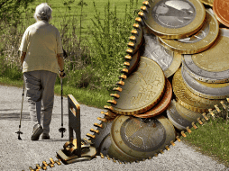 Tanto la pensión como la jubilación son importantes aspectos a considerar al planificar para el futuro financiero y el bienestar durante la jubilación. CANVA