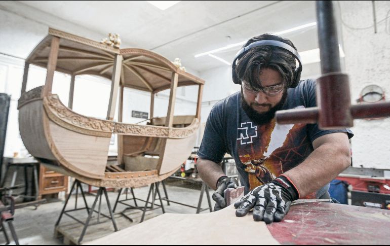 Carruajes Montecristo viene de  una familia con más de 150 años de tradición en la fabricación de calandrias. Actualmente el taller trabaja con nueve personas. EL INFORMADOR/ H. Figueroa