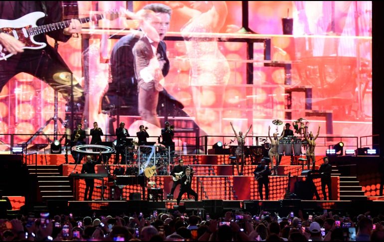 Luis Miguel hizo vibrar a su público en el concierto que ofreció en Madrid este fin de semana. EFE/ Victor Lerena