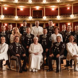 Nueva versión de "La Bikina" llega a España con Mocedades y el Mariachi Vargas (VIDEO)