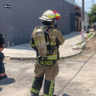 Evacuan a vecinos en el Collí Urbano por fuga de gas natural