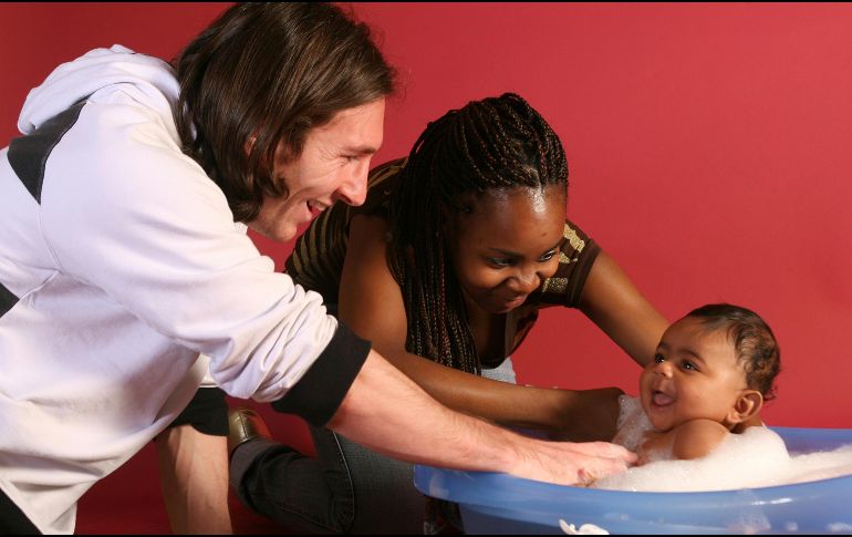 Las fotografías fueron tomadas en uno de los vestidores del Camp Nou y formaron parte del calendario con la ayuda de UNICEF. AP/ J. Monfort