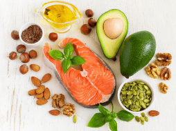 Incluir estos alimentos en tu dieta diaria no solo te ayudará a aumentar la ingesta de Omega-3, sino que también te proporcionará una variedad de nutrientes esenciales para mantener una salud óptima. CANVA