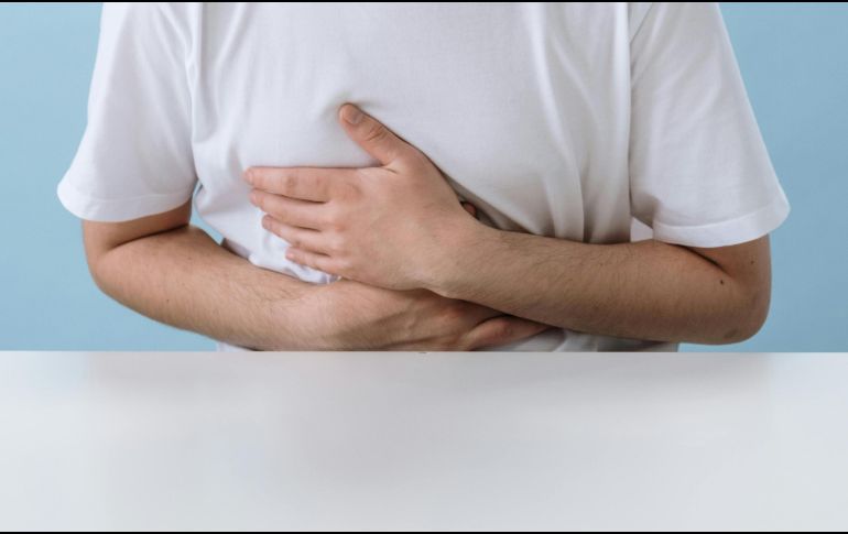 Esta enfermedad del tracto digestivo pudo ser la causa del fallecimiento de Adrián Olivares. ESPECIAL / PEXELS cottonbro studio