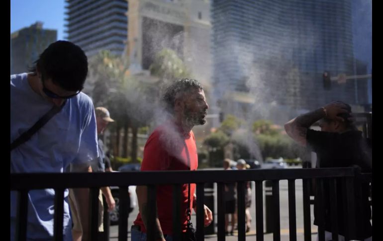 Más de 142 millones de personas en todo Estados Unidos pasaron el miércoles bajo alertas de calor excesivo. AP