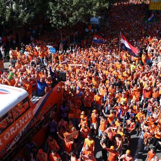 Broncas entre ingleses y neerlandeses dejan cinco lesionados