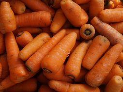 La zanahoria es rica en betacaroteno, una forma de vitamina A que el cuerpo convierte en retinol. ESPECIAL / Foto de Syauqy Ahmad en Unsplash