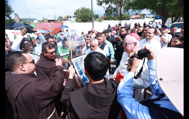 Para pedir por un buen temporal de lluvias la Virgen de Zapopan arribó este domingo al municipio de Chapala. CORTESÍA