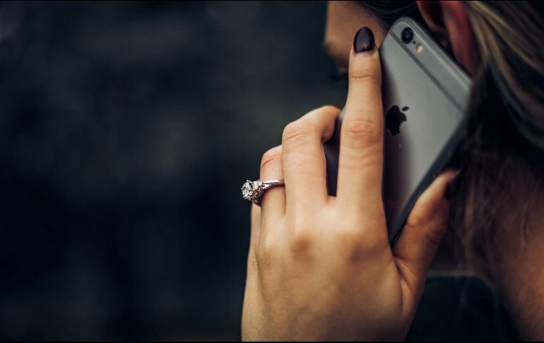 Según un estudio, una de cada diez personas recibió mensajes de voz clonada. UNSPLASH / T. GROTE