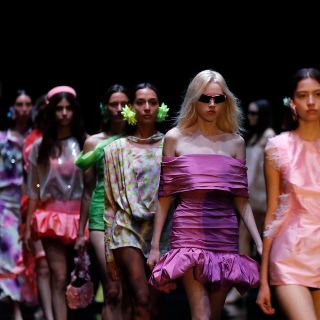 El Acapulco elegante y de ensueño cobra vida en pasarela en Guadalajara