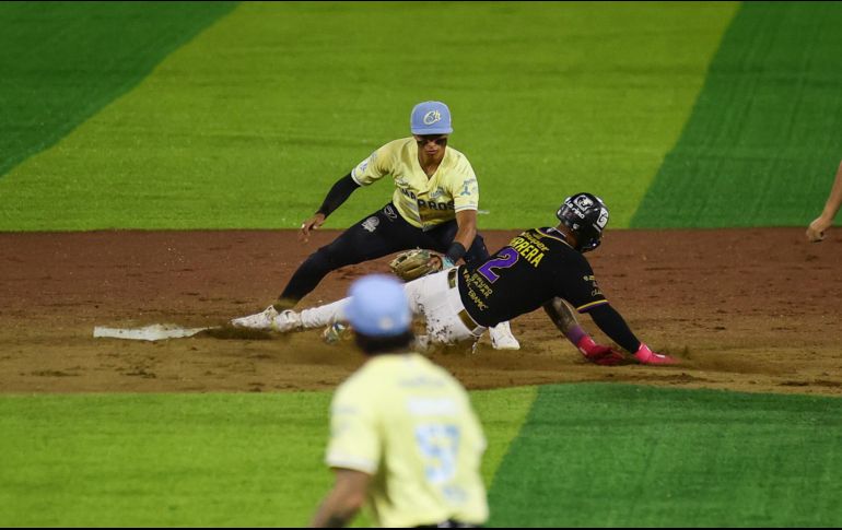 Jaliscienses y norteños volverán a medirse en el Monumental para disputar el tercer y definitivo juego. CORTESÍA/ Charros de Jalisco.