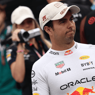 Checo Pérez rompe el silencio sobre cláusulas de salida de Red Bull